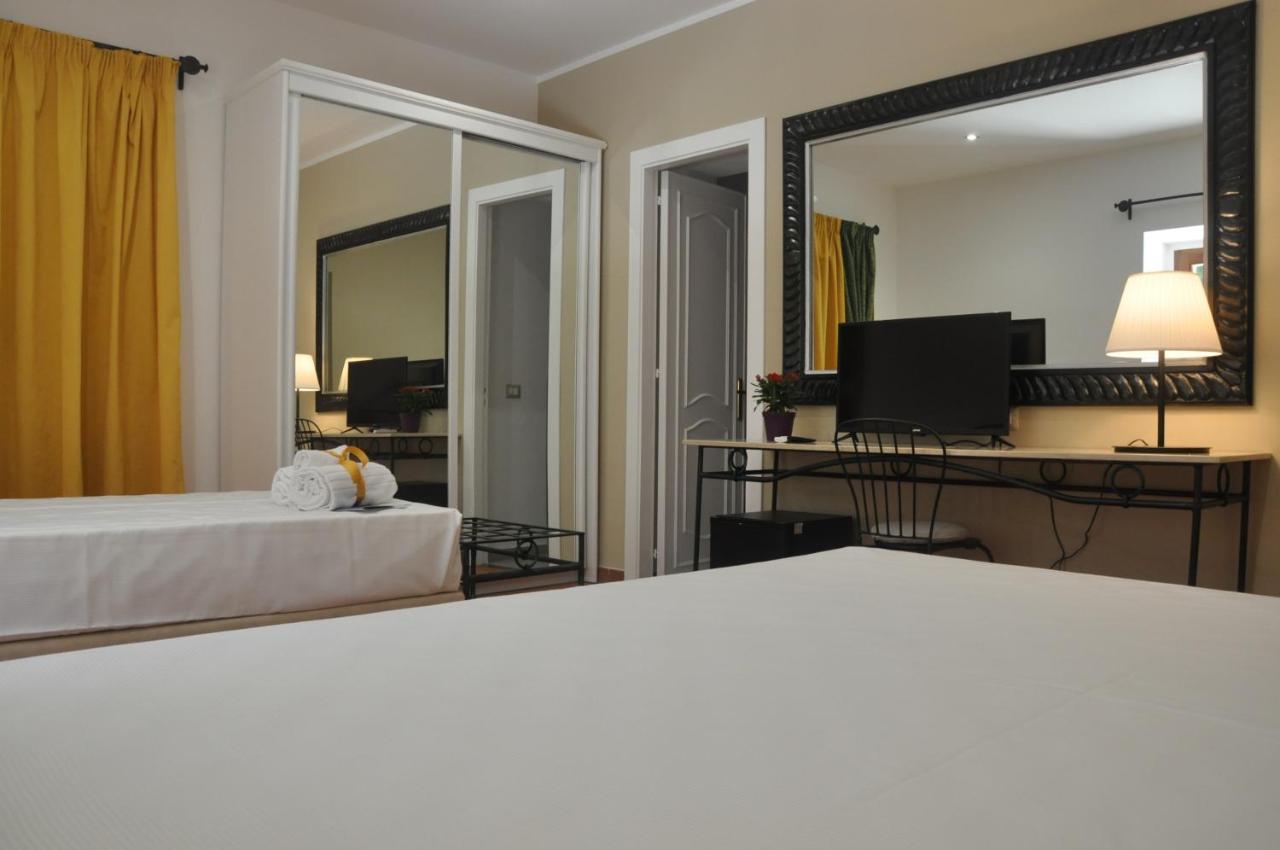 Triple Room Terrace
